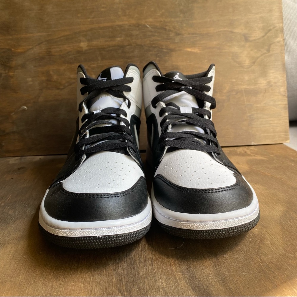 Nike Jordan mids - Picture 2 of 4